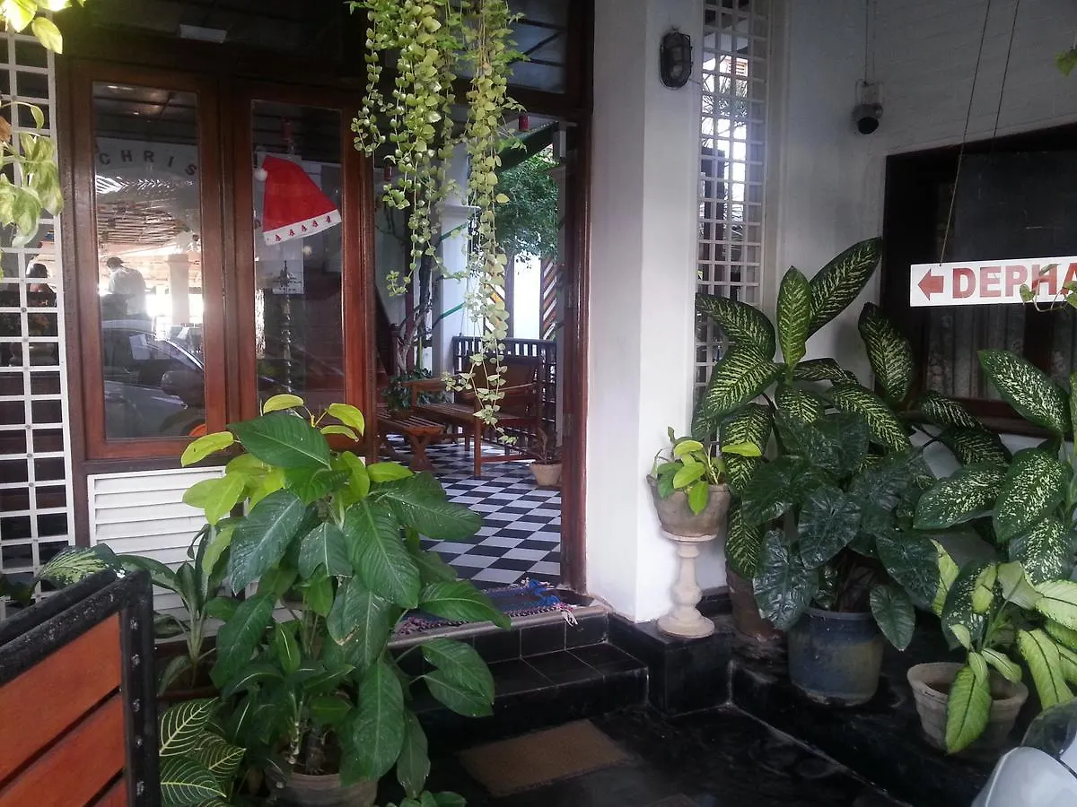 Dephani Beach Hotel Negombo